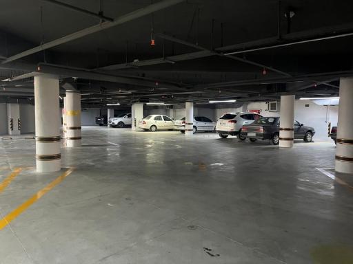 عکس پارکینک سرپوشیده کوروش