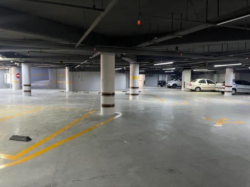 عکس پارکینک سرپوشیده کوروش