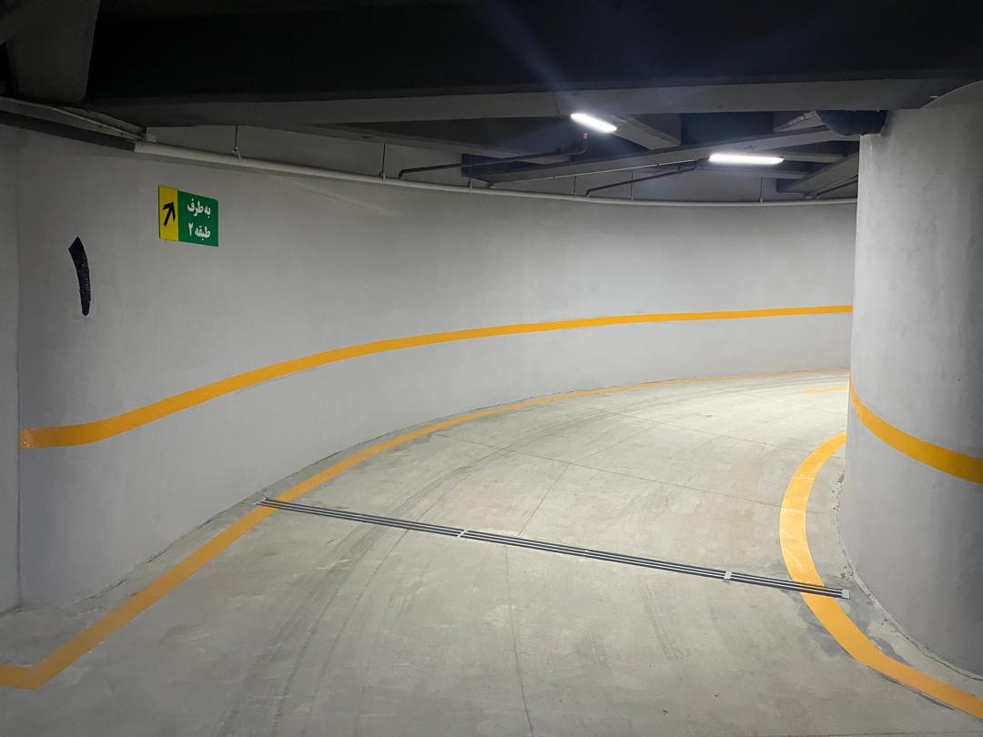 عکس پارکینک سرپوشیده کوروش