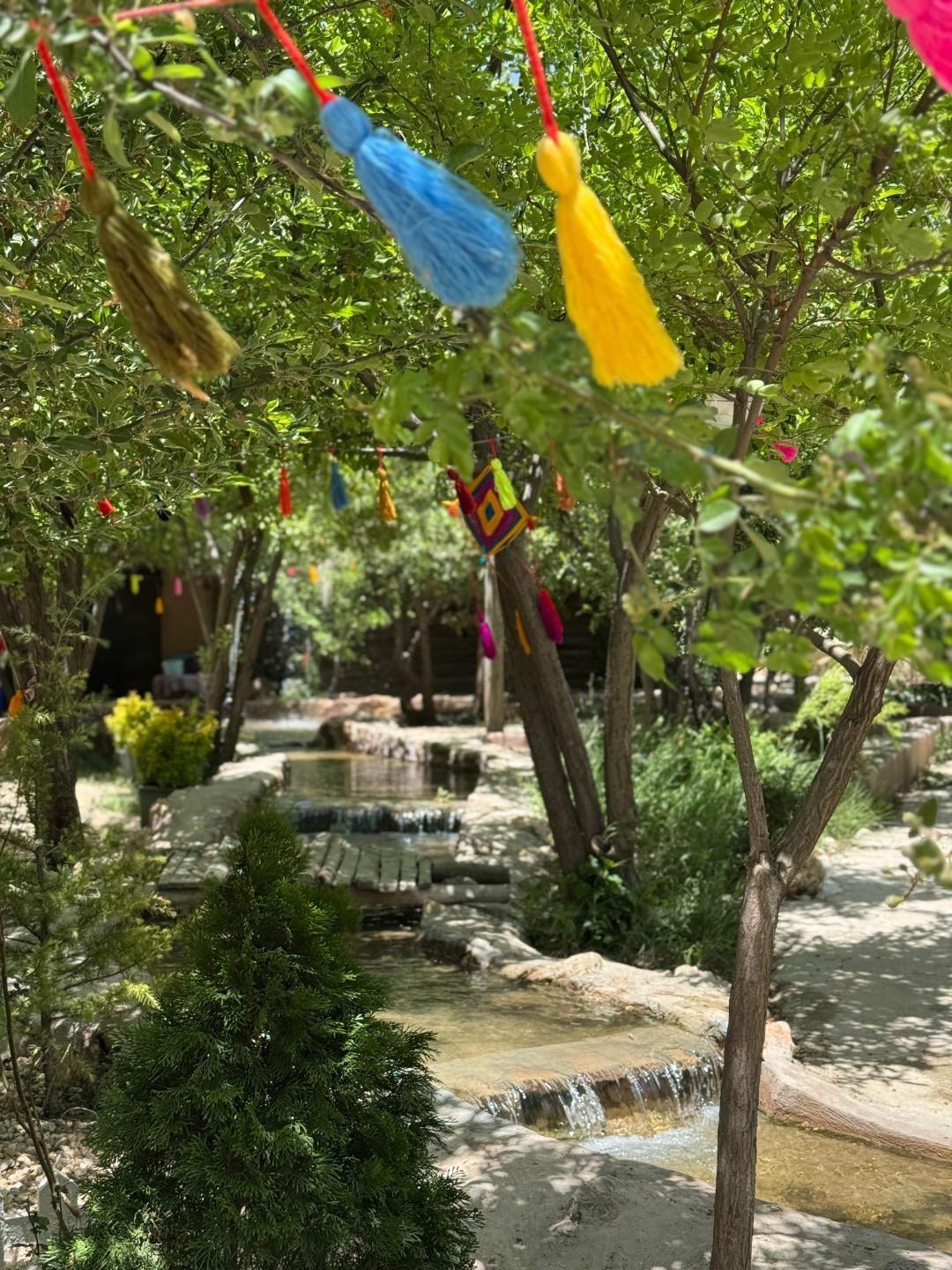 عکس باغ هزارچشمه