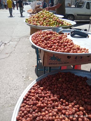 عکس فروشگاه میوه های گرمسیری