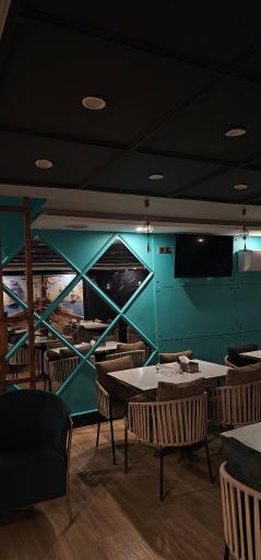 عکس رستوران دریایی بادبان