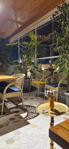 عکس رستوران دریایی بادبان