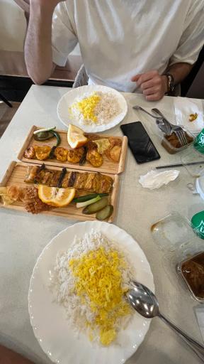 عکس رستوران دریایی بادبان