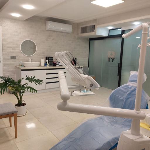 عکس دندانپزشکی دکتر سید محمد حسینی 