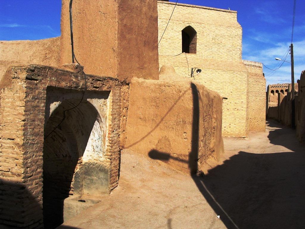 عکس آب انبار میان ده