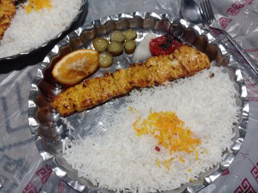 عکس سفره خانه سنتی سارینا