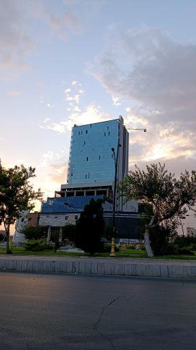 برج گردشگری ققنوس