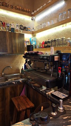 کافه یک (Cafe 1)