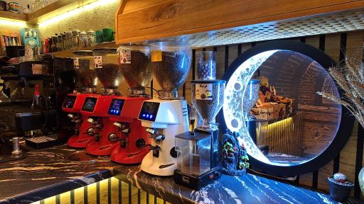 کافه یک (Cafe 1)