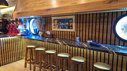 کافه یک (Cafe 1)