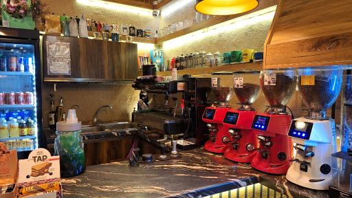 کافه یک (Cafe 1)