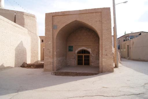 عکس آب انبار میان ده