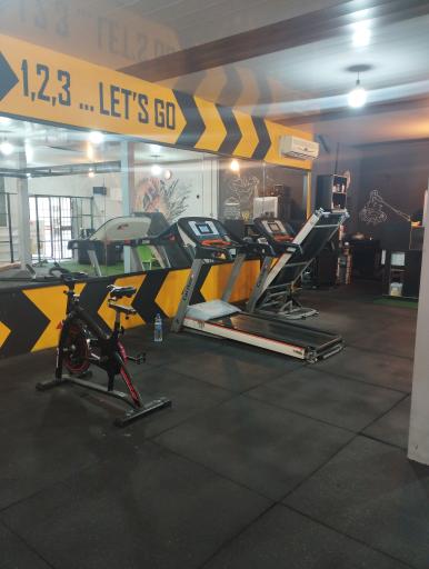 عکس باشگاه بدنسازی آپادانا