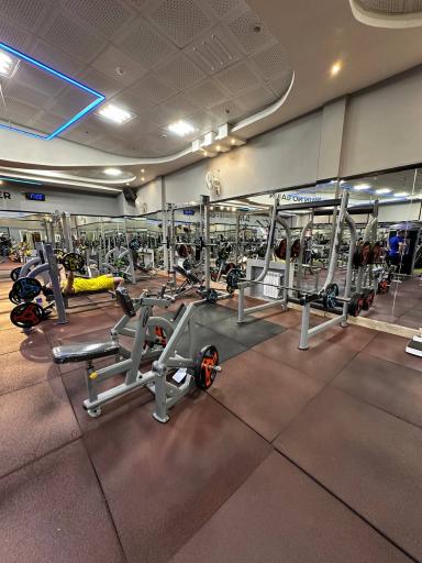 عکس باشگاه بدنسازی سام