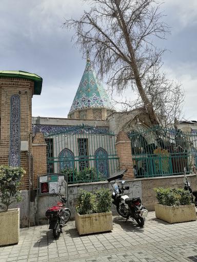 عکس صحن امامزاده یحیی 