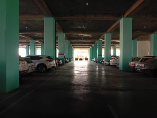 عکس پارکینگ طبقاتی بیمارستان رضوی