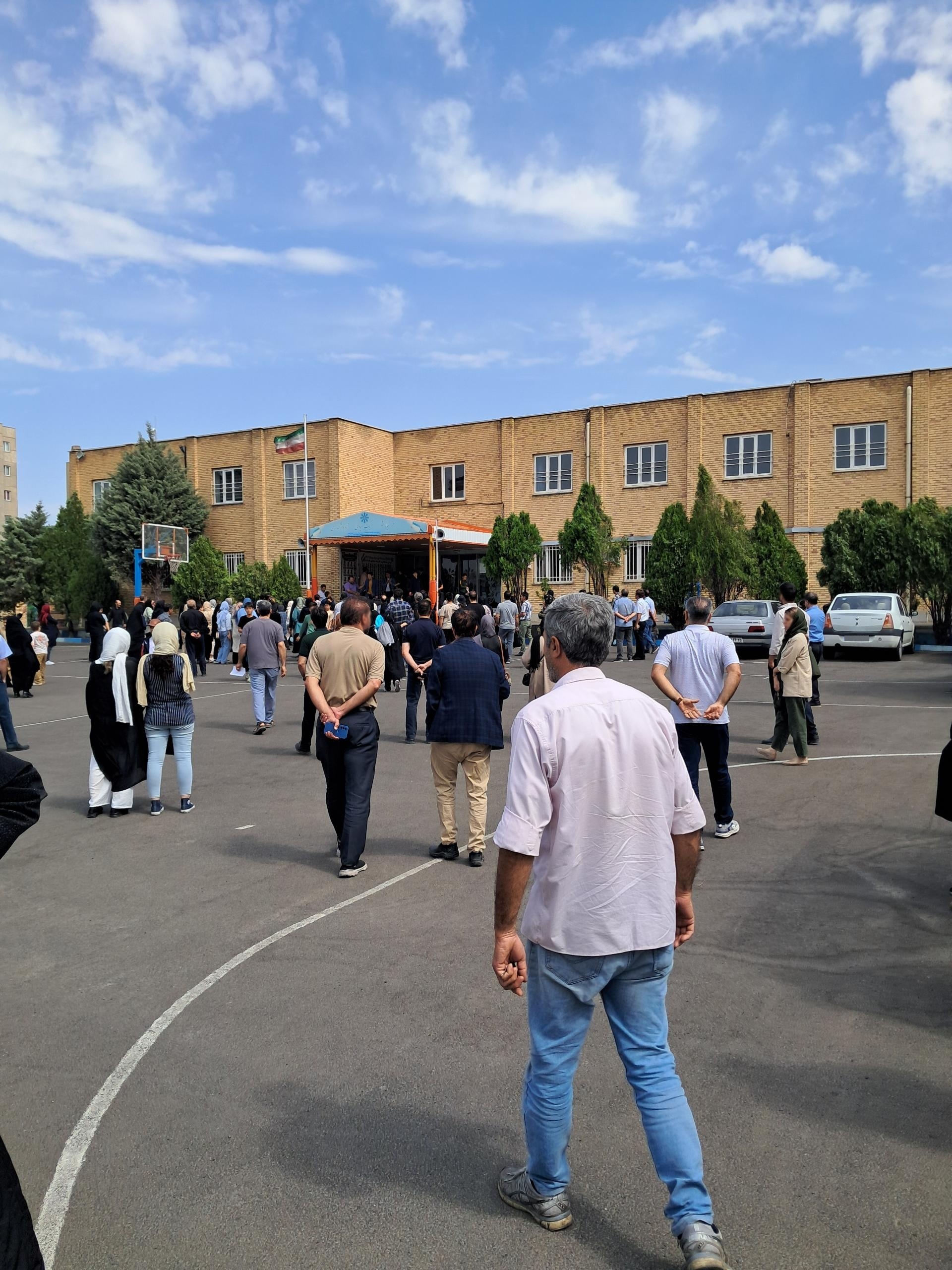 عکس دبیرستان علامه طباطبائی