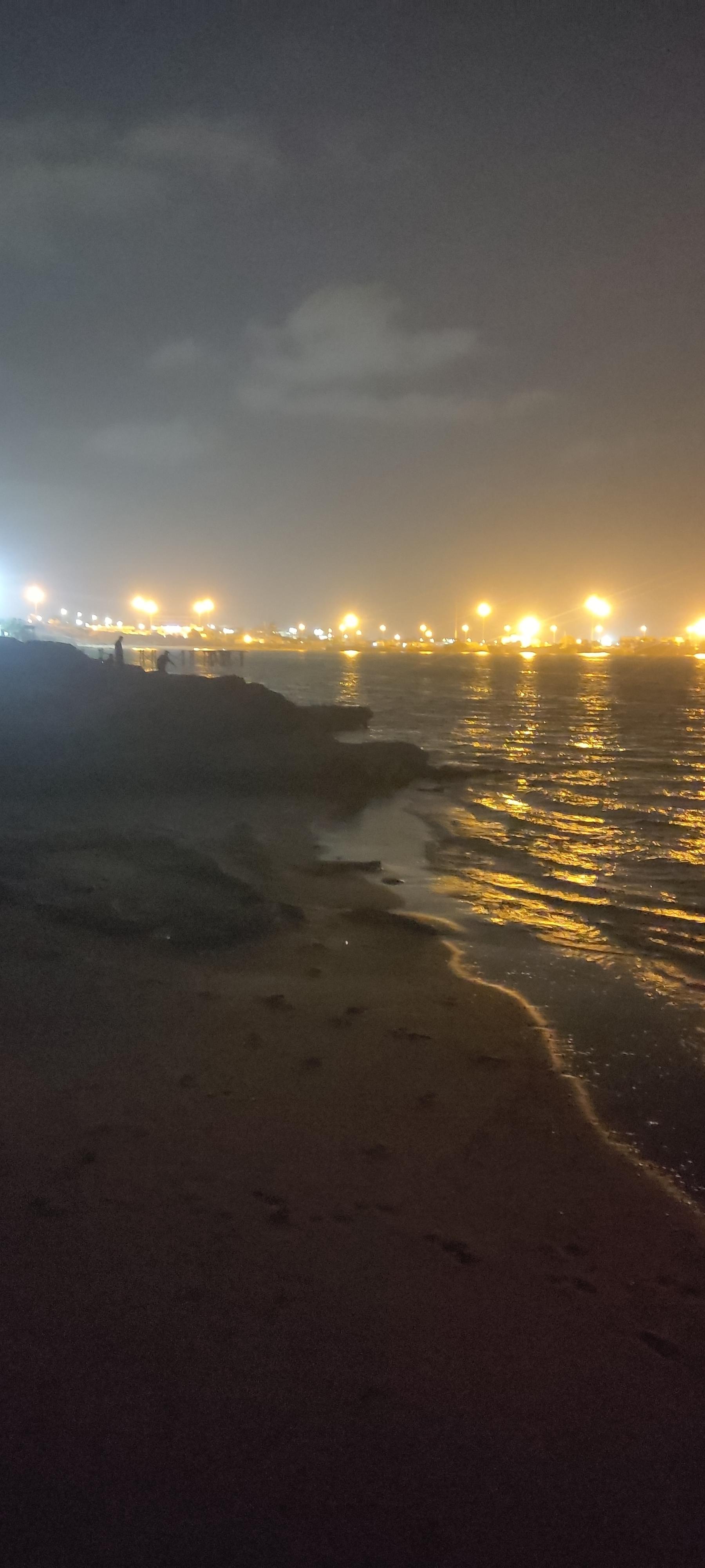 عکس تفرجگاه ساحلی لیپار