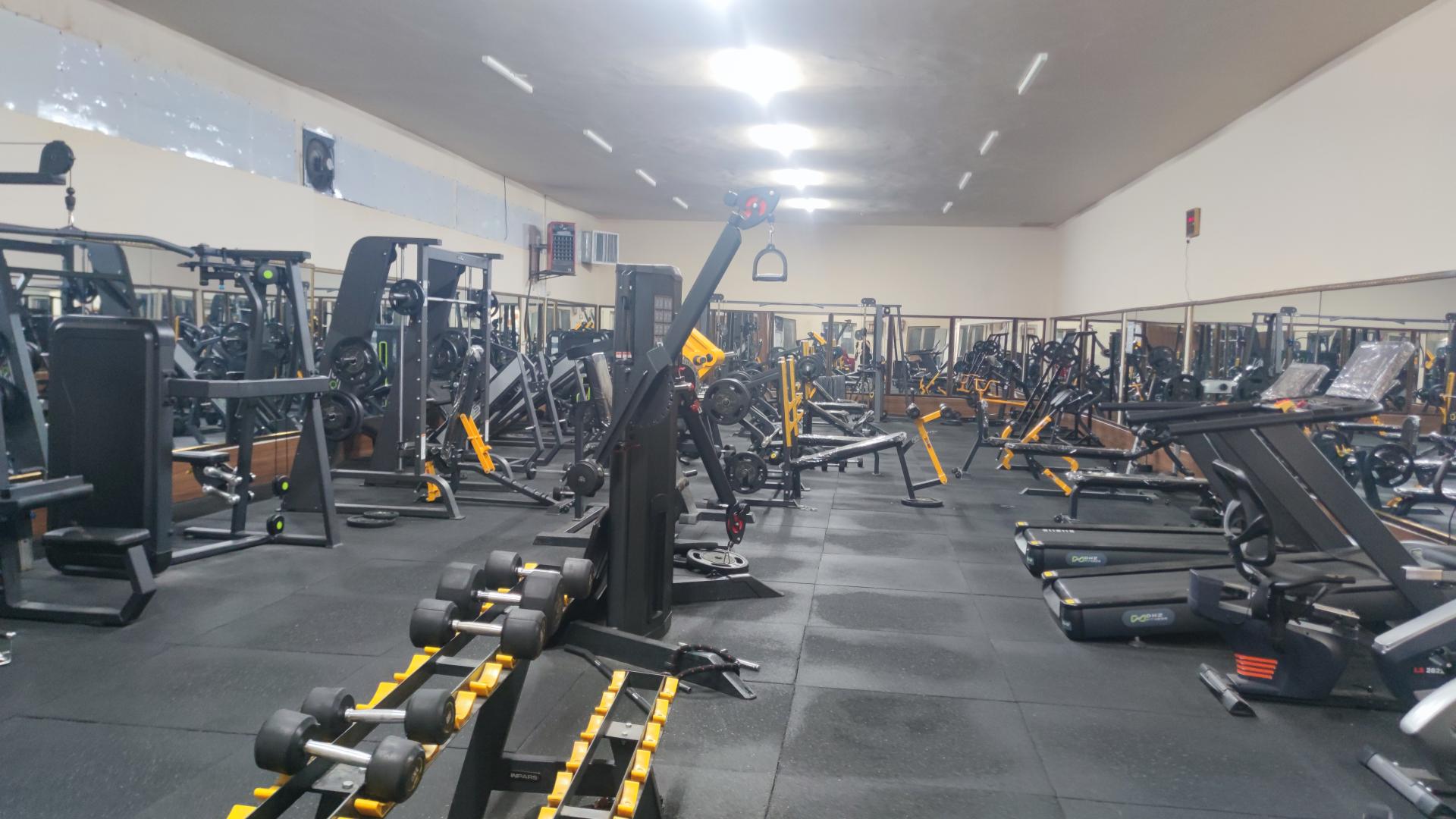 عکس باشگاه بدنسازی شهرک شهید شجاعی