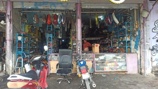 عکس لوازم یدکی و تعمیرگاه موتورسیکلت علی بهمنی