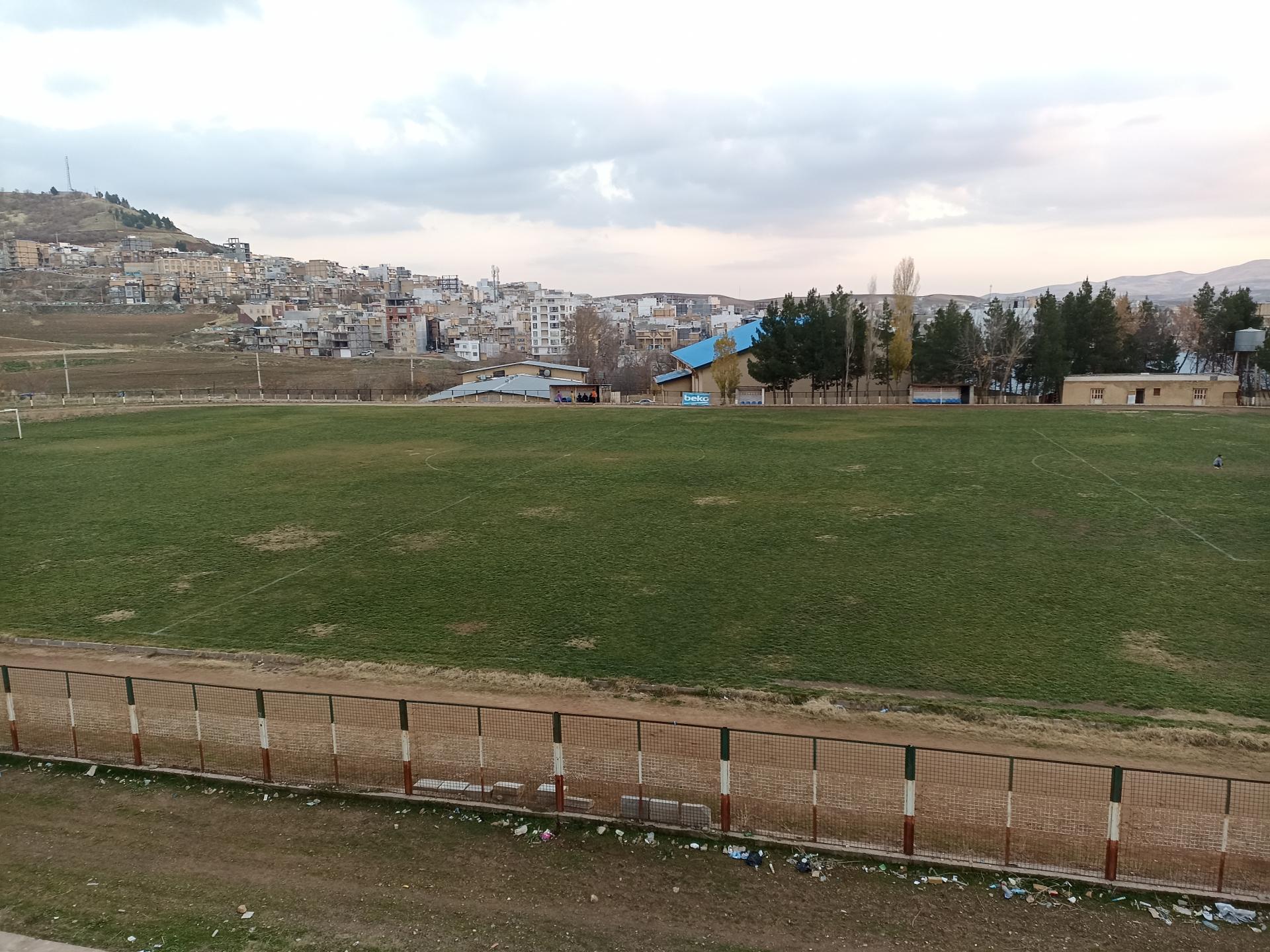 عکس مجموعه ورزشی و زمین چمن فوتبال