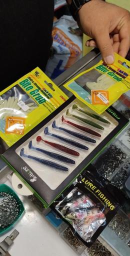 عکس فروشگاه ماهیگیری کمپ فیشینگ