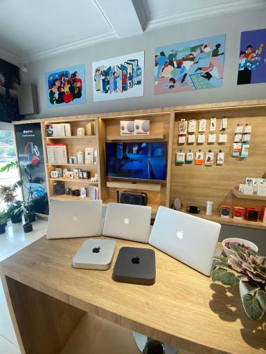 عکس اپل استور علی پور