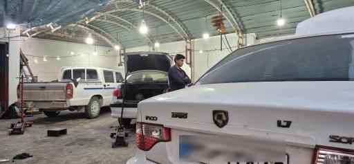 عکس تعمیرگاه آزادی