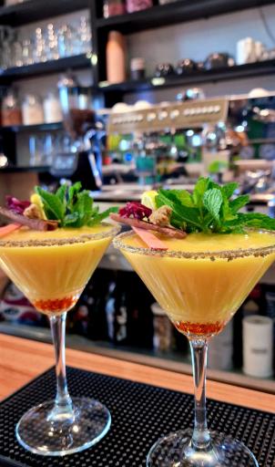 عکس کافی شاپ ملون