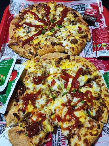 عکس پیتزا شاخه خرما