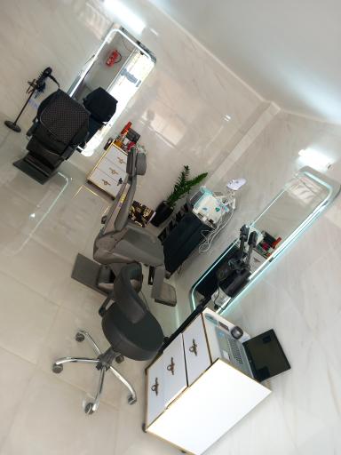 عکس آرایشگاه مردانه مسترکات