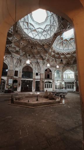 عکس تیمچه بزرگ بازار قم