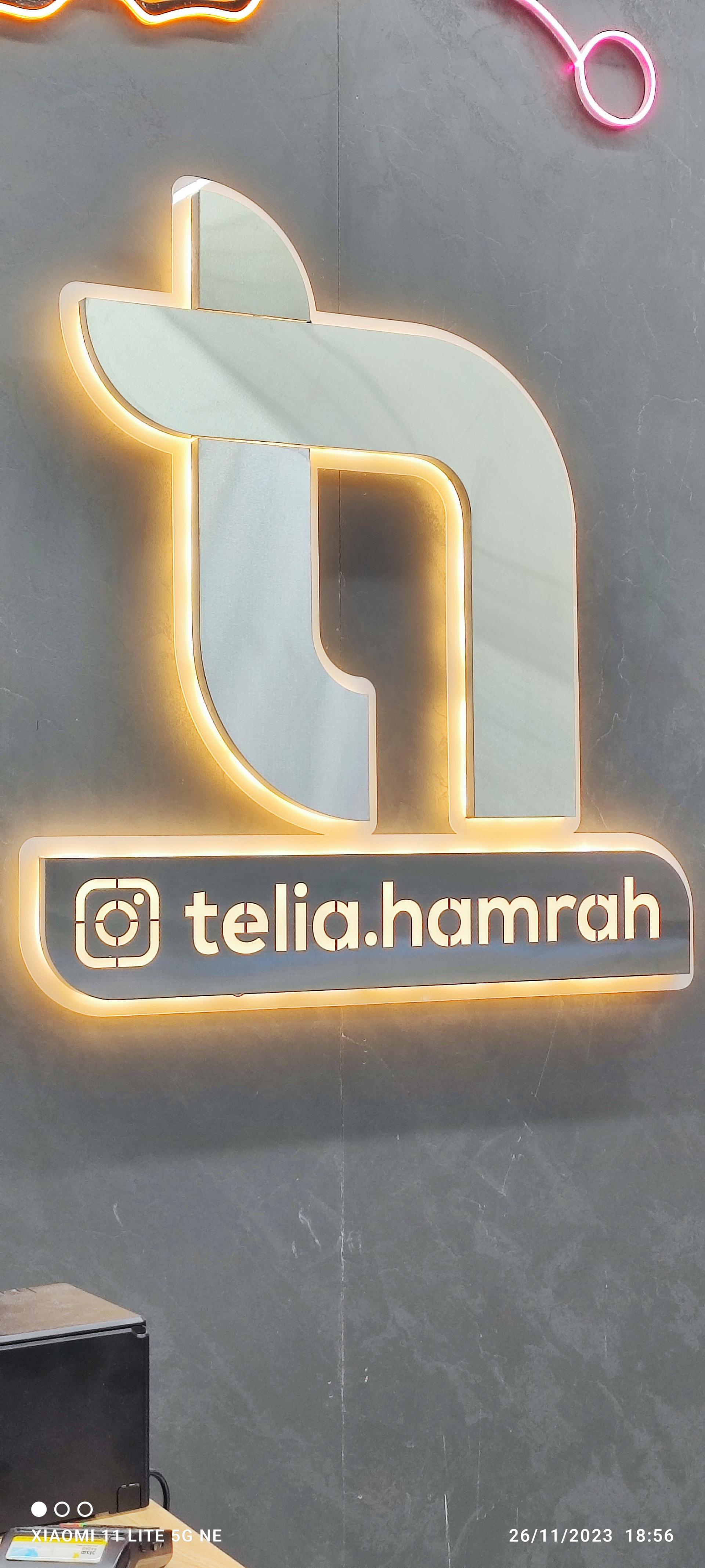 عکس تابلو سازی شاذ گرافیک