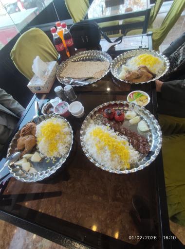 عکس رستوران شاهین