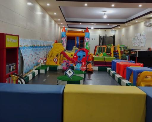 عکس خانه بازی وسرگرمی آموزشی فرفری ها