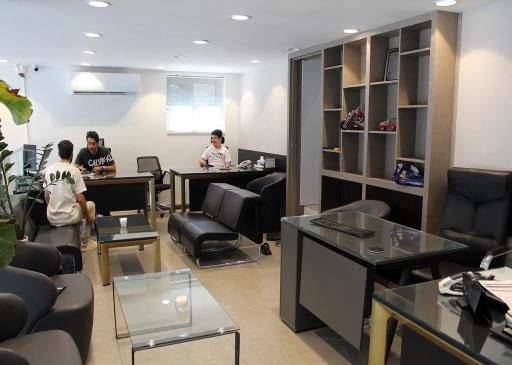 عکس نمایشگاه اتومبیل کاروادی