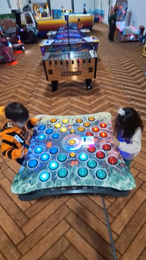 عکس شهربازی ستاره شمال 