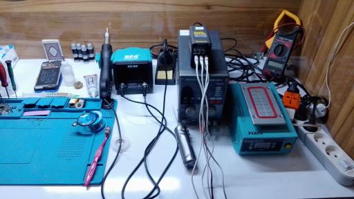 عکس تعمیرات موبایل دانیال 2005