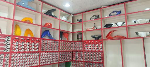 لوازم یدکی موتورسیکلت های بیکلاچ برادران حضرتی