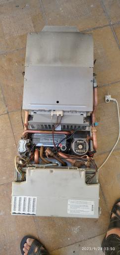 عکس تعمیر پکیج و کولر گازی آریانوین