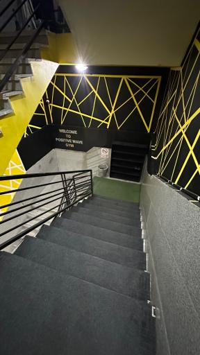 عکس باشگاه بدنسازی موج مثبت