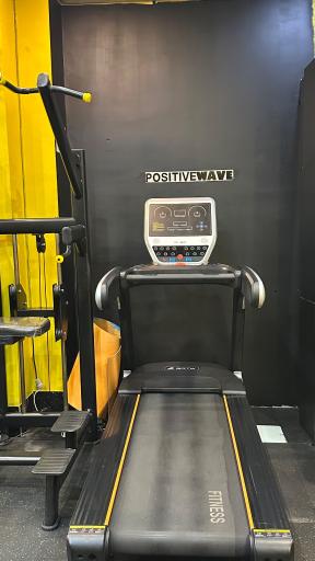 عکس باشگاه بدنسازی موج مثبت