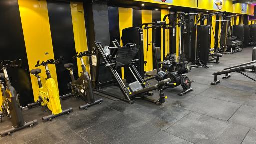 عکس باشگاه بدنسازی موج مثبت