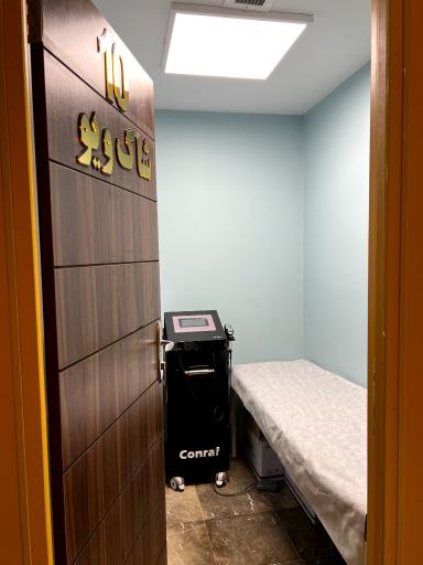 عکس کلینیک  طب فیزیکی و توانبخشی دینا