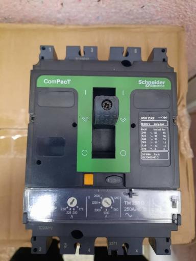 پیشرو صنعت یزد برق صنعتی