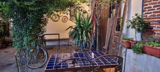 عکس کافه رستوران سنتی خونه آقا بزرگ شهرداری رشت