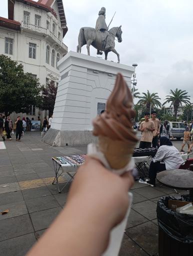 عکس ساختمان تاریخی شهرداری رشت