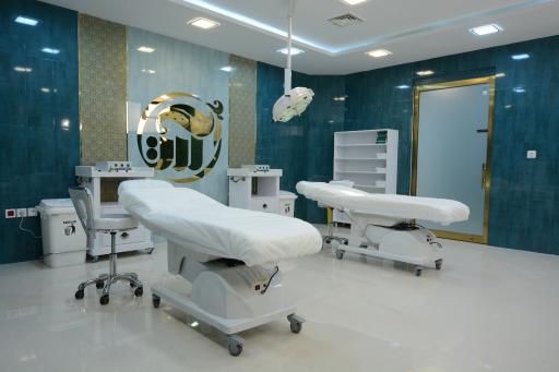 عکس درمانگاه تخصصی پوست و مو آرتا