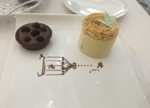 عکس کافه قنادی دانژه